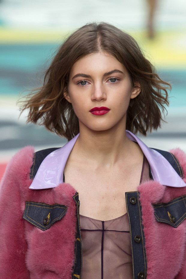 Jak układać cienkie włosy?