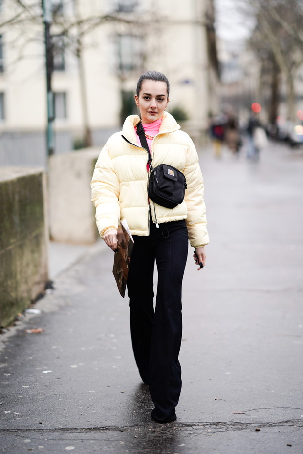 Pastelowy żółty kolor na wiosnę 2019: trendy moda wiosna 2019