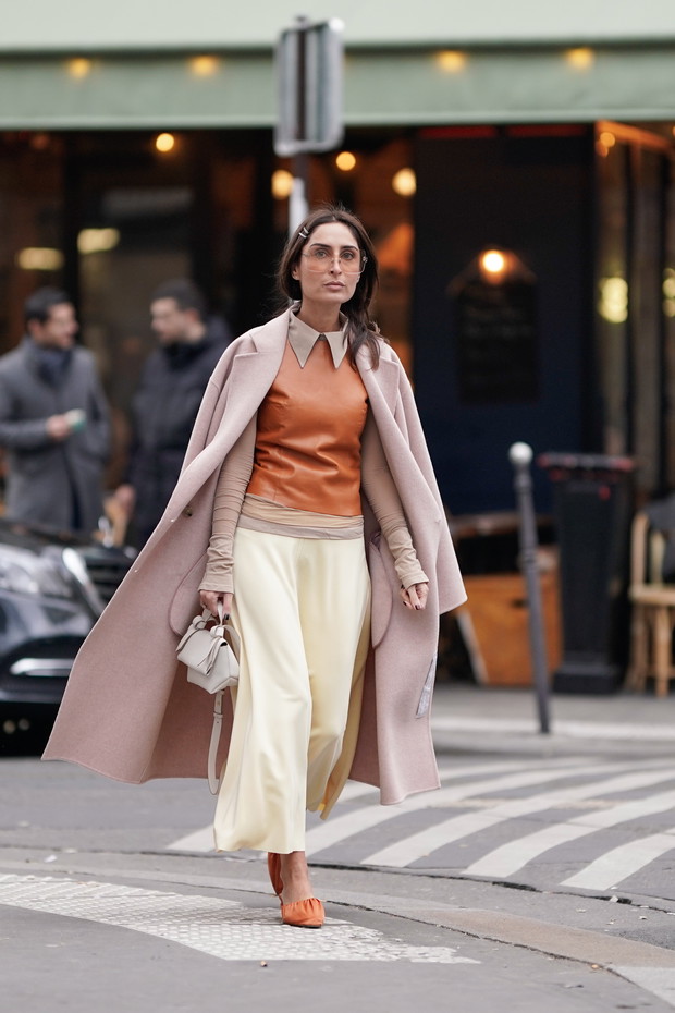 Pastelowy żółty kolor na wiosnę 2019: trendy moda wiosna 2019