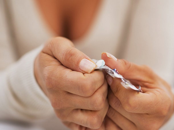 dt_140724_blister_pill_woman_800x600
