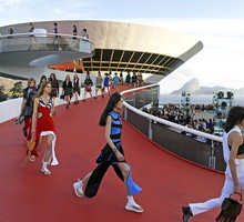 1464473827-ap-295244746843-colored