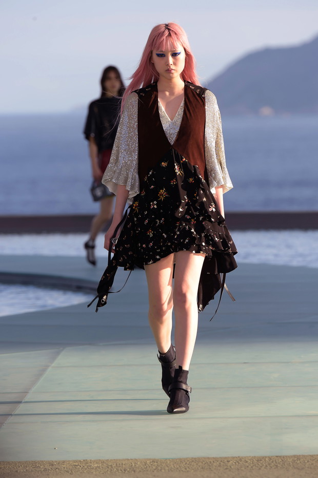 louis-vuitton-r17-16