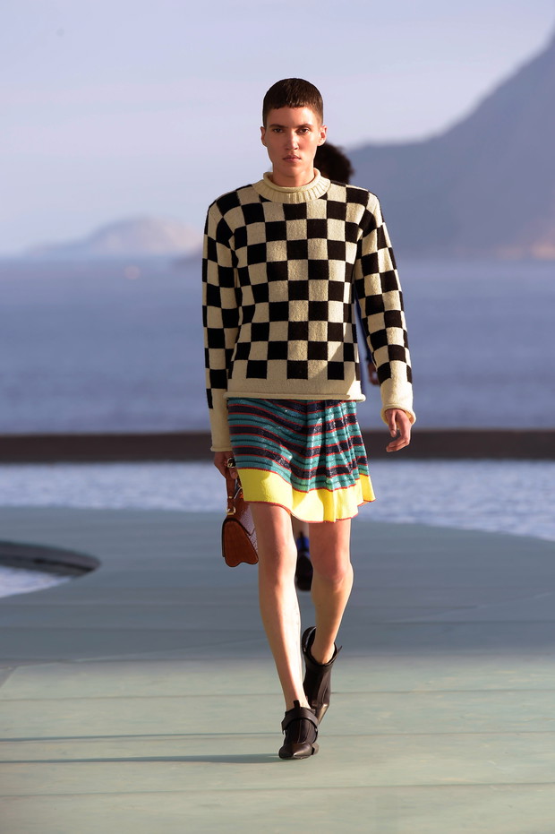 louis-vuitton-r17-18