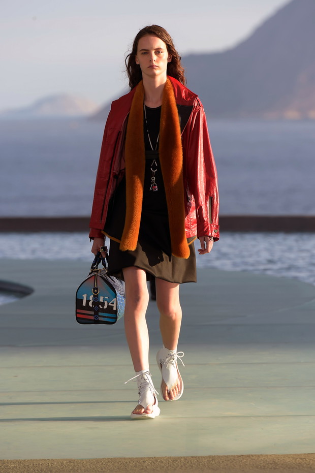 louis-vuitton-r17-26