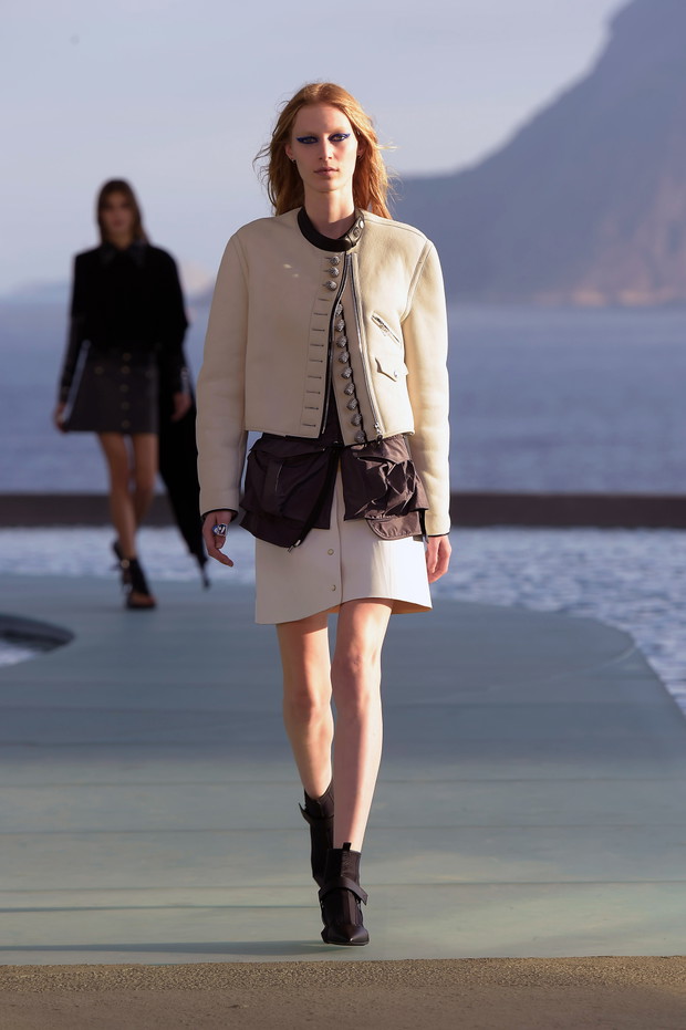 louis-vuitton-r17-31