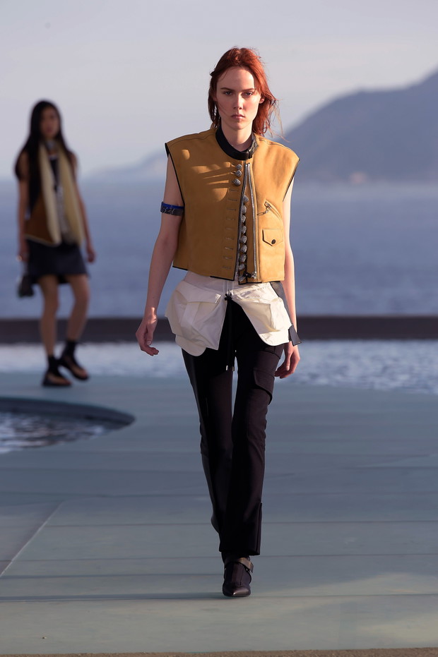 louis-vuitton-r17-35