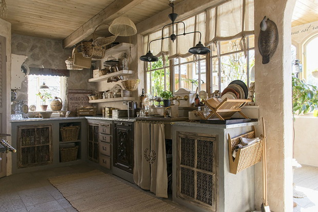 Classic-Provence-Style-House-in-Sweden-6
