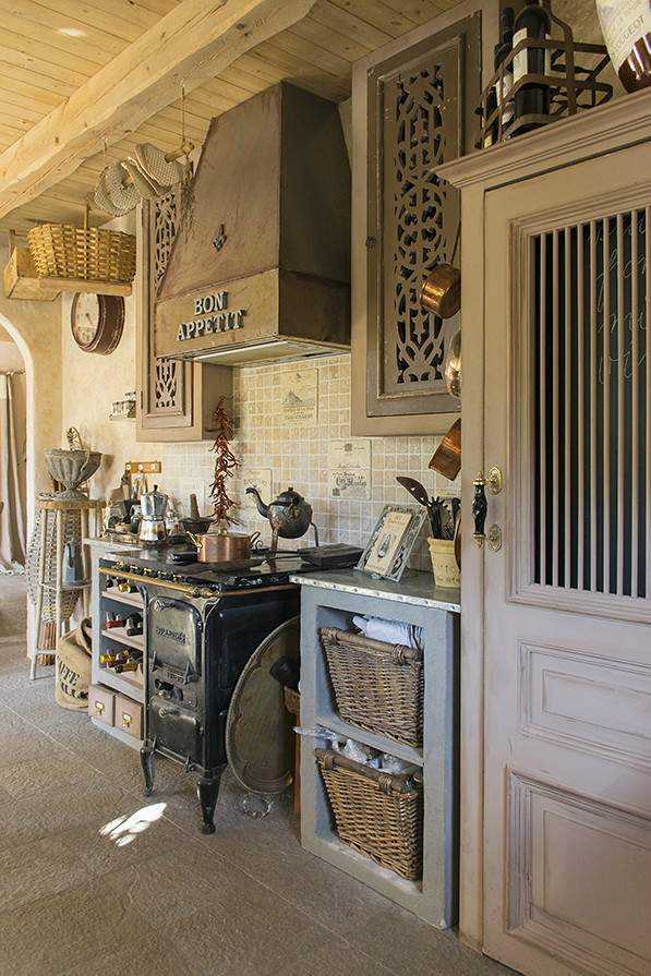 Classic-Provence-Style-House-in-Sweden-7