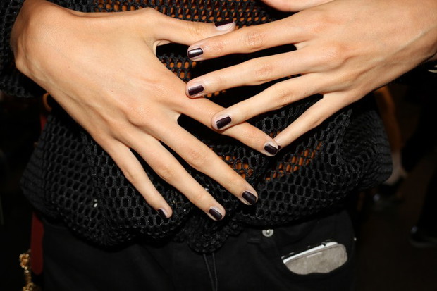 paznokcie_wiosna_2017_Vera_Wang