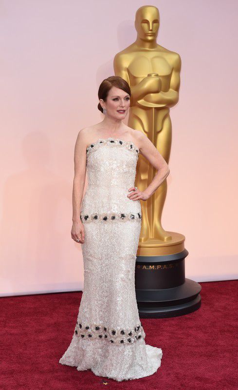 Julianne_Moore_w_sukni_Chanel_