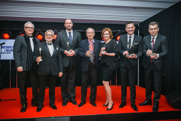 Osobowości Roku 2017: prof. Wojciech Maksymowicz, Tomasz Majewski, Andrzej Rosiewicz, prof. Grażyna Rydzewska, Krzysztof Ibisz, Maciej Orłoś z gospodarzem wieczoru