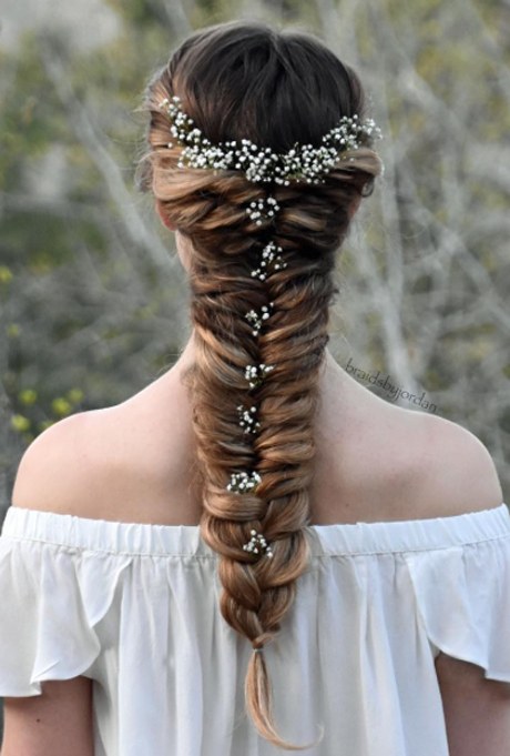 Fryzury ślubne w stylu boho inspiracje