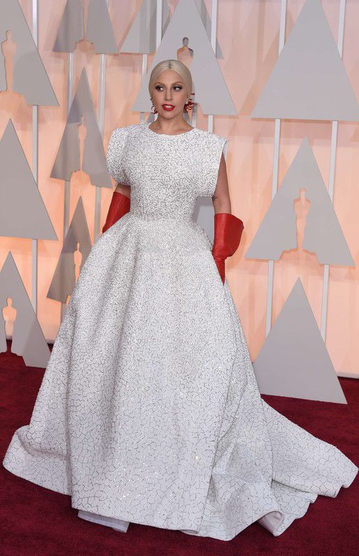 Lady_Gaga_w_sukni_Azzedine_Alaia