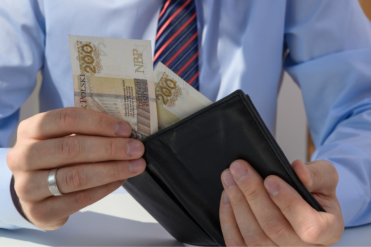 Wskazano 3 znaki zodiaku, którym w listopadzie 2024 Fortuna sypnie groszem