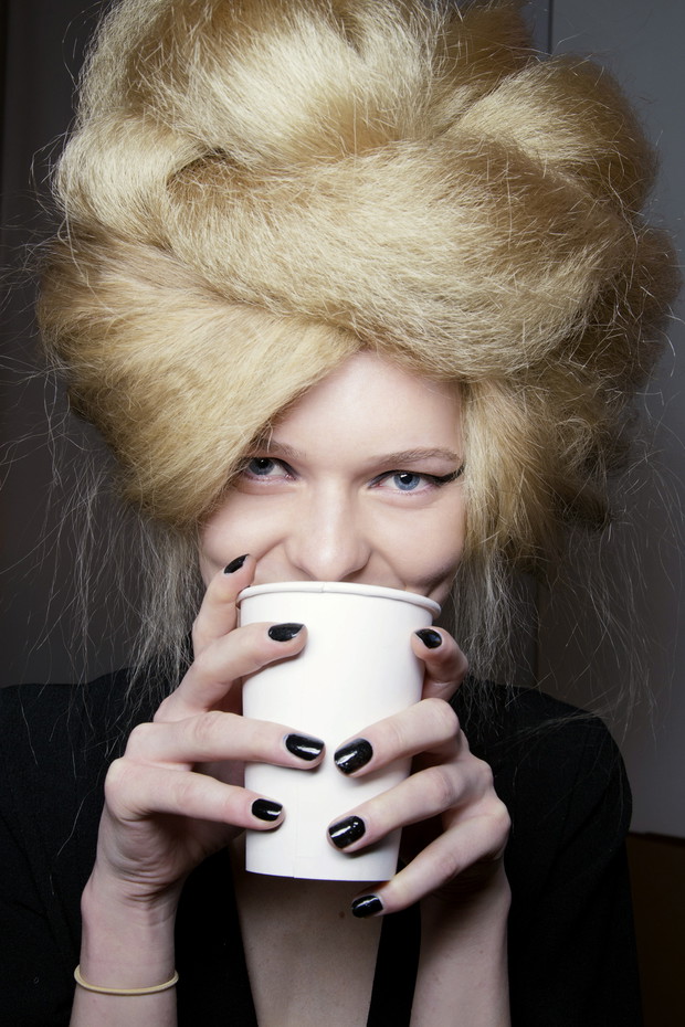 Fryzura - kok na pokazie A. Detacher