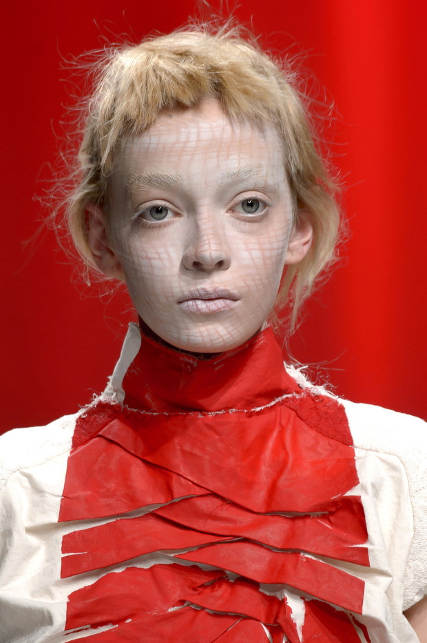 Fryzura na pokazie Aganovich