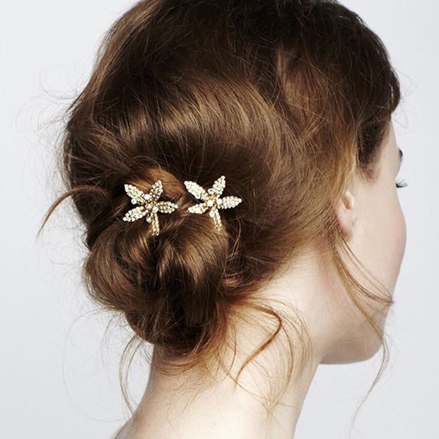 Fryzura ślubna dla krótkich włosów - kok