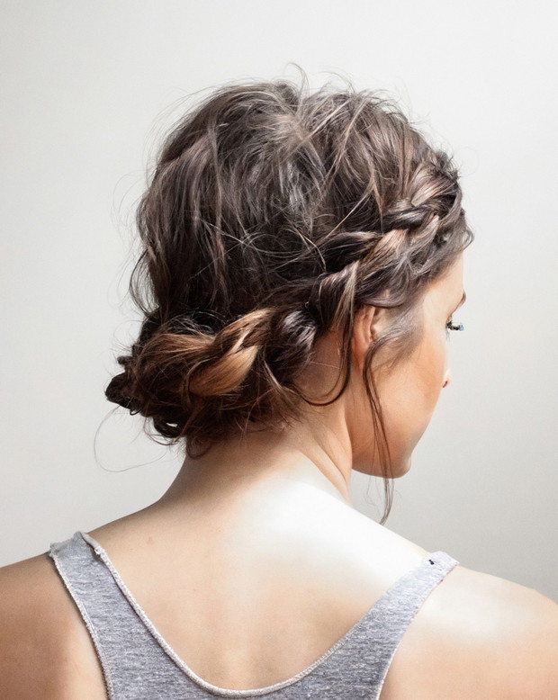 Fryzura na wesele - upięcie z warkoczem