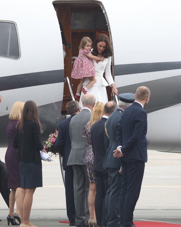 Księżna Kate na lotnisku w Warszawie