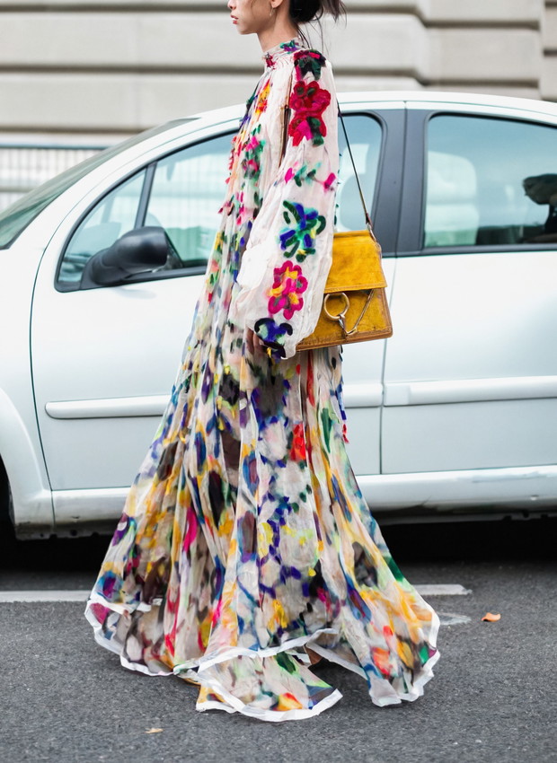 Maksi sukienki w kwiaty na jesień 2017