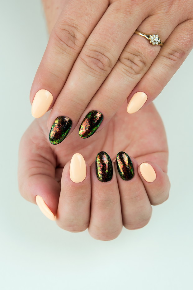 Manicure kosmiczny pyłek na jesień 2017