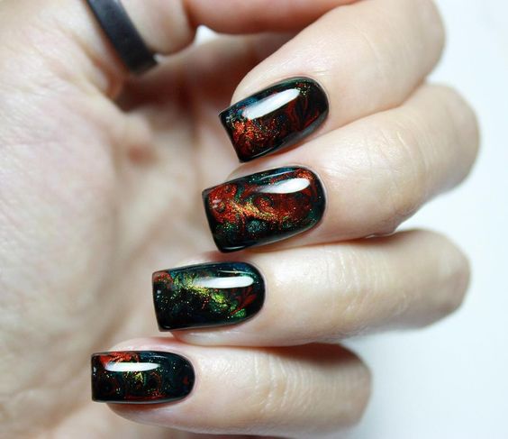 Manicure kosmiczny pyłek na jesień 2017