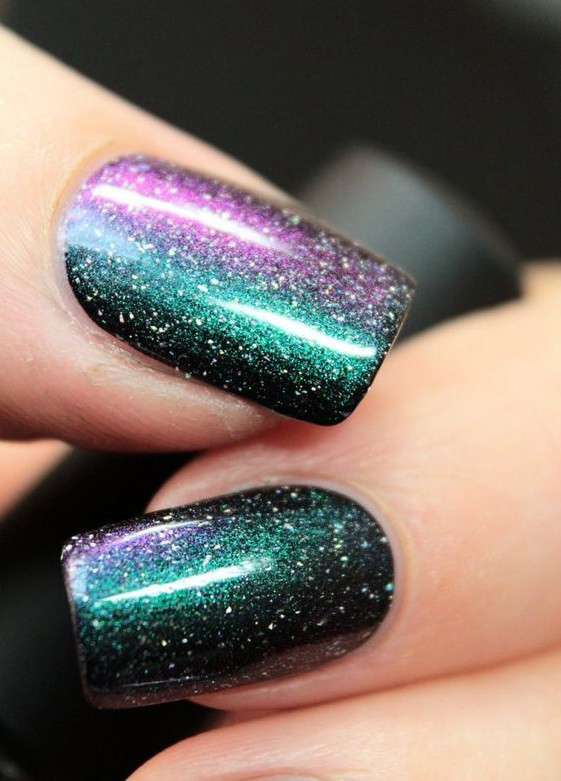 Manicure kosmiczny pyłek na jesień 2017