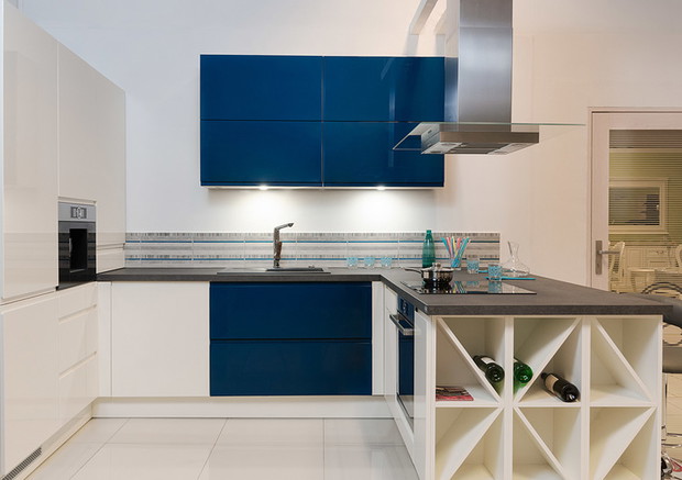 Mocne kolory w mieszkaniu - granat