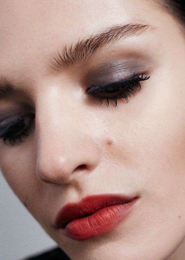 Gotycki makijaż z &Other Stories