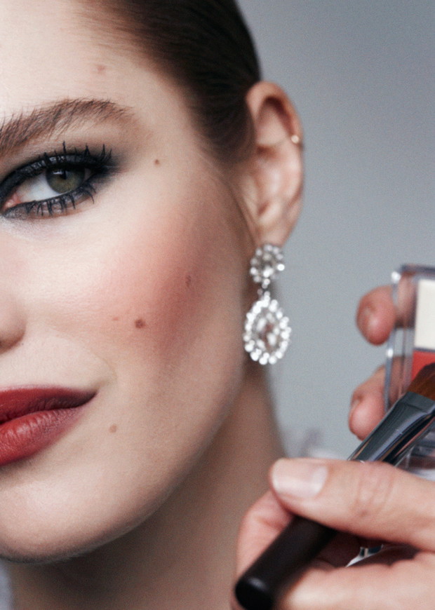 Gotycki makijaż z &Other Stories