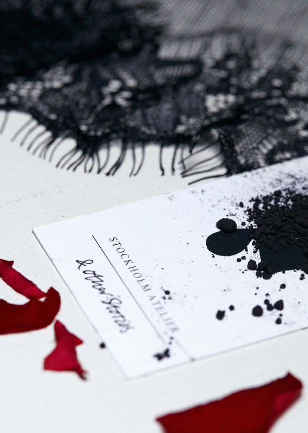 Gotycki makijaż z &Other Stories