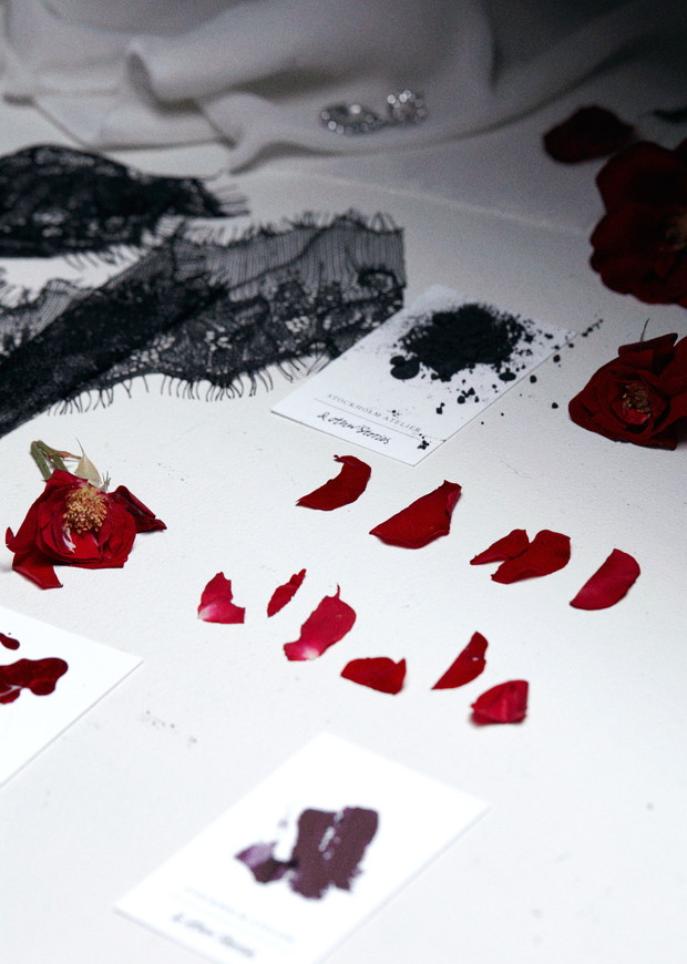 Gotycki makijaż z &Other Stories