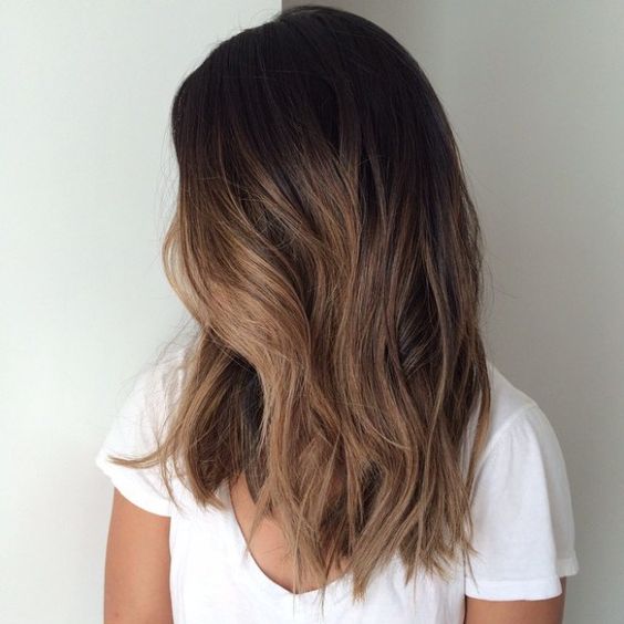 Modny kolor włosów 2018 - brąz