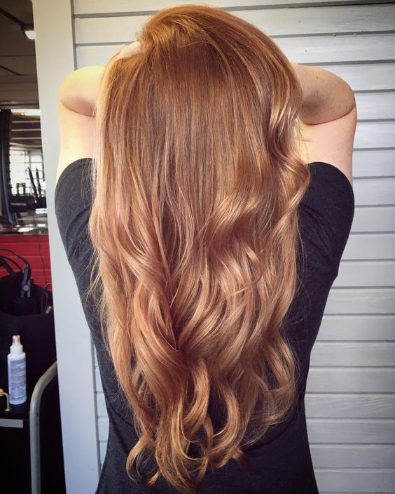 Modny kolor włosów 2018 - złote włosy