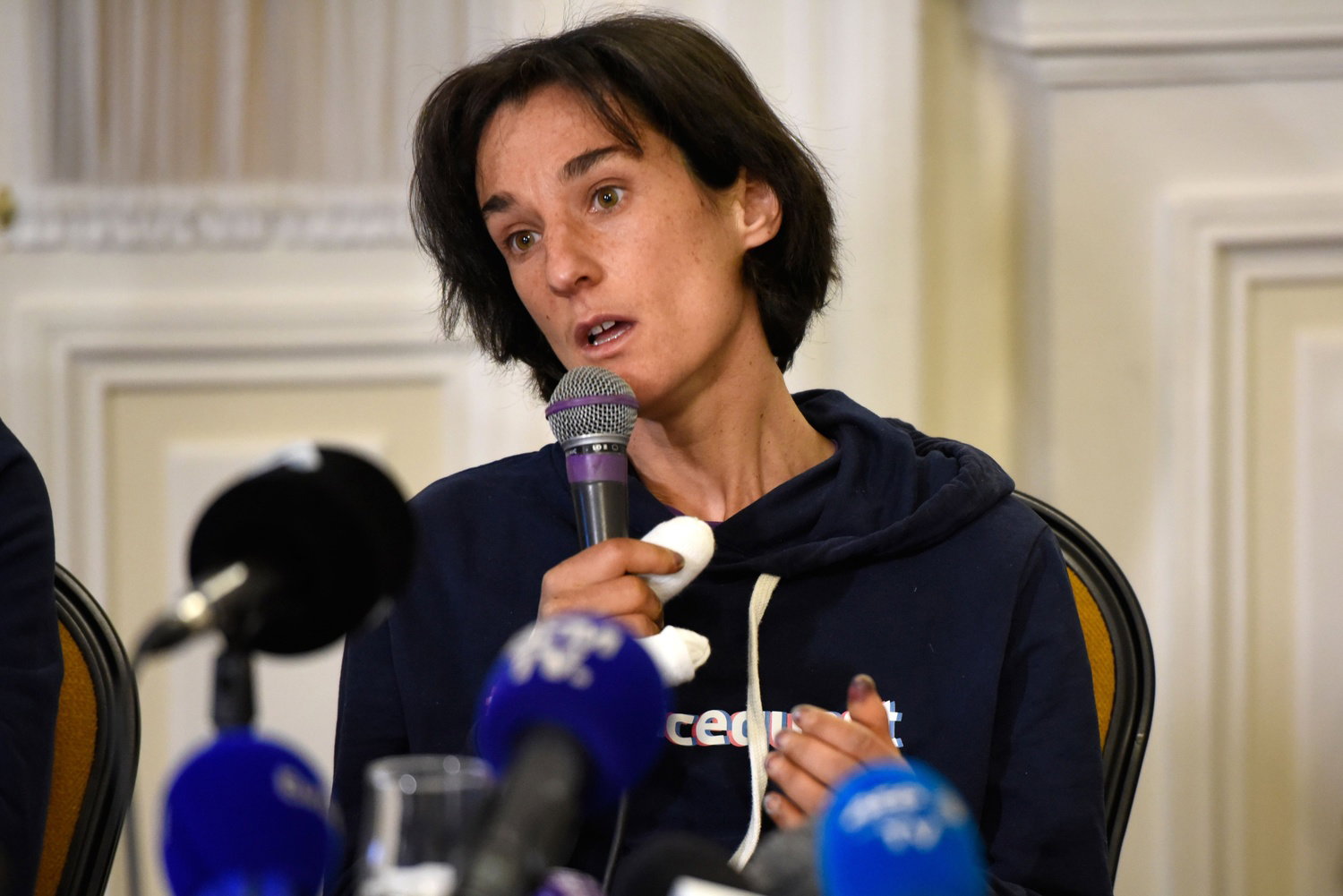 Elisabeth Revol na konferencji prasowej