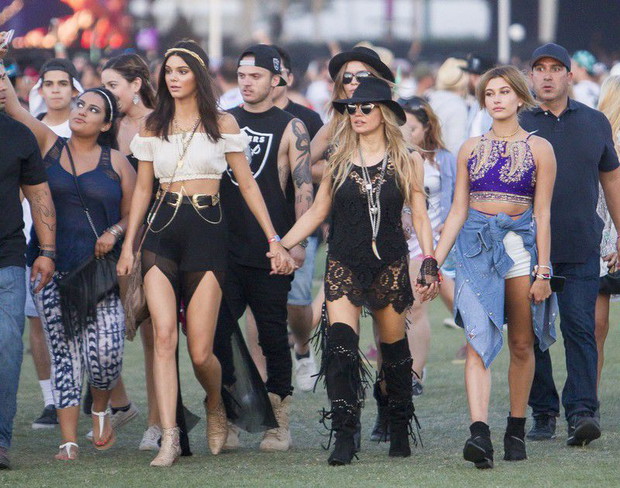 kendall-jenner-fergie-i-hailey-baldwin-fot-east-news