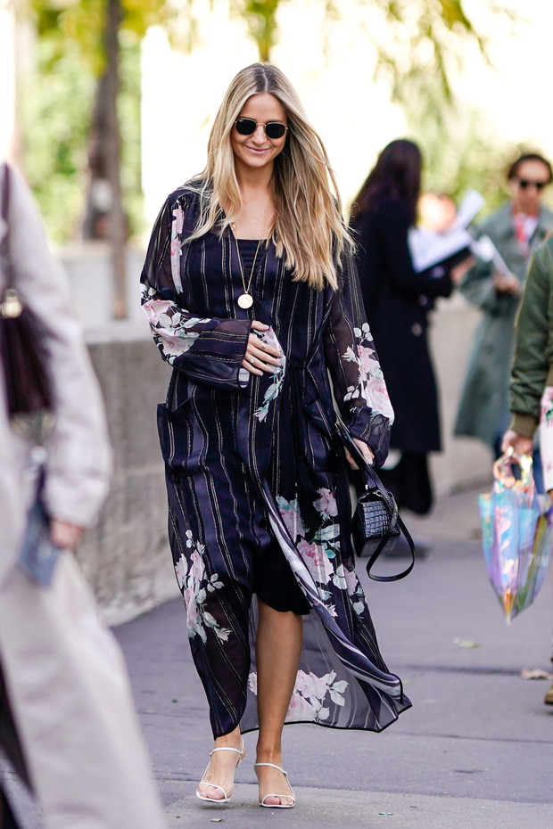 Sukienki w kwiaty moda trendy lato 2019