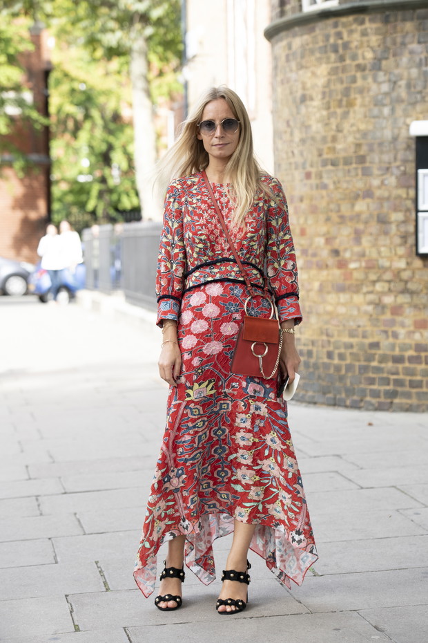 Sukienki w kwiaty moda trendy lato 2019