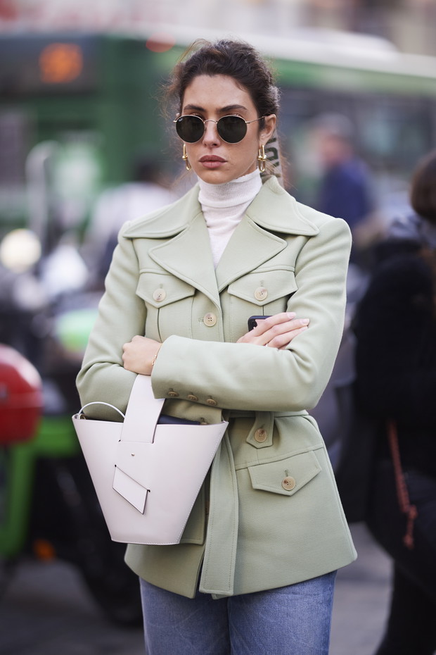 Bucket bag, najmodniejsza torebka lato 2019: trendy moda lato 2019