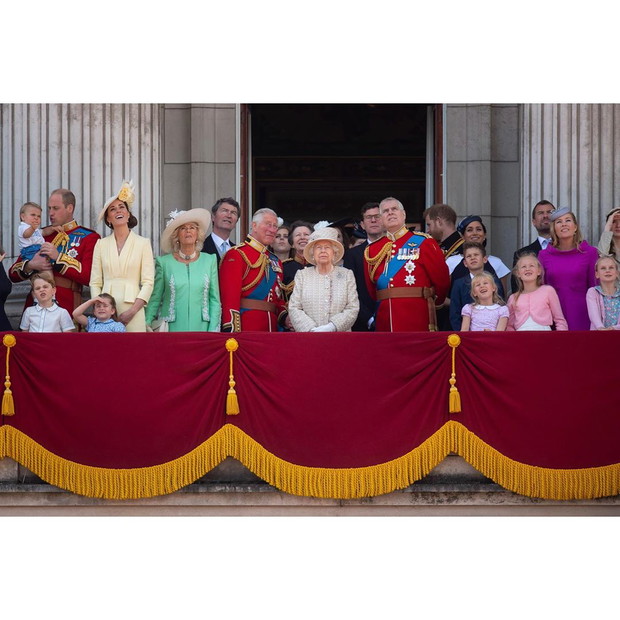 Rodzina królewska na obchodach z okazji urodzin królowej Elżbiety II