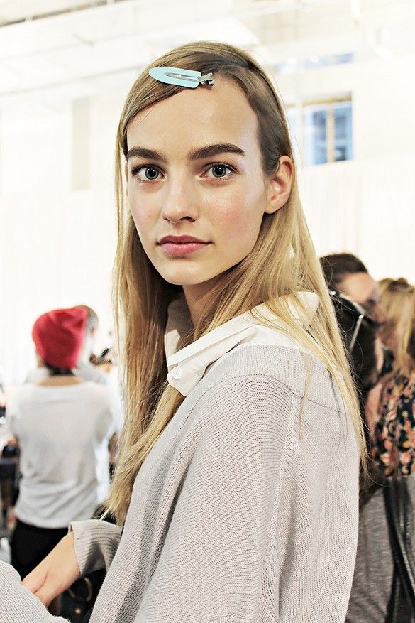 Używaj różu i błyszczyka