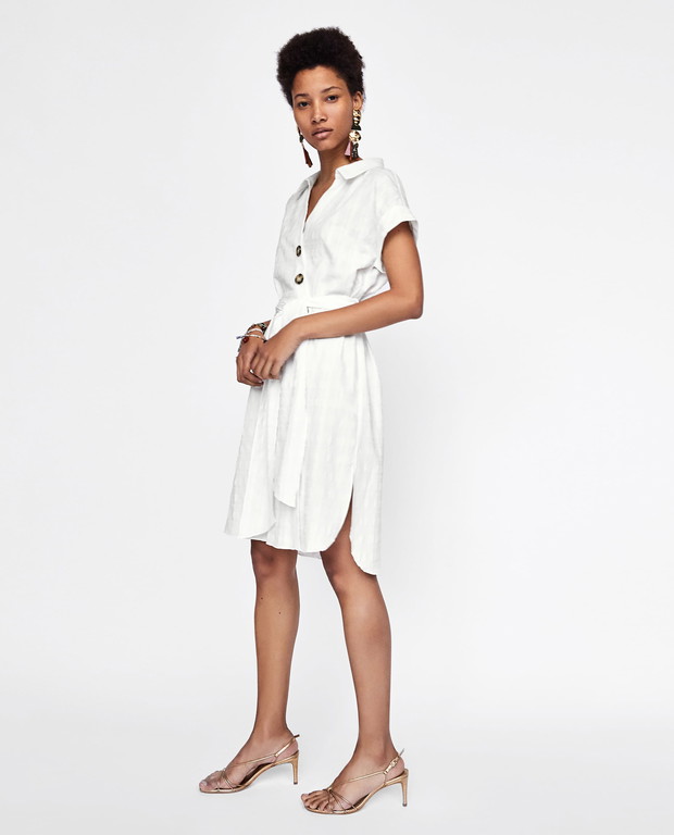 Bawełniana biała sukienka Zara; 139 zł