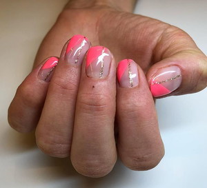 Paznokcie hybrydowe: neonowe wzorki na paznokcie