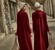 Opowieść podręcznej i Showroom ciekawa akcja społeczna