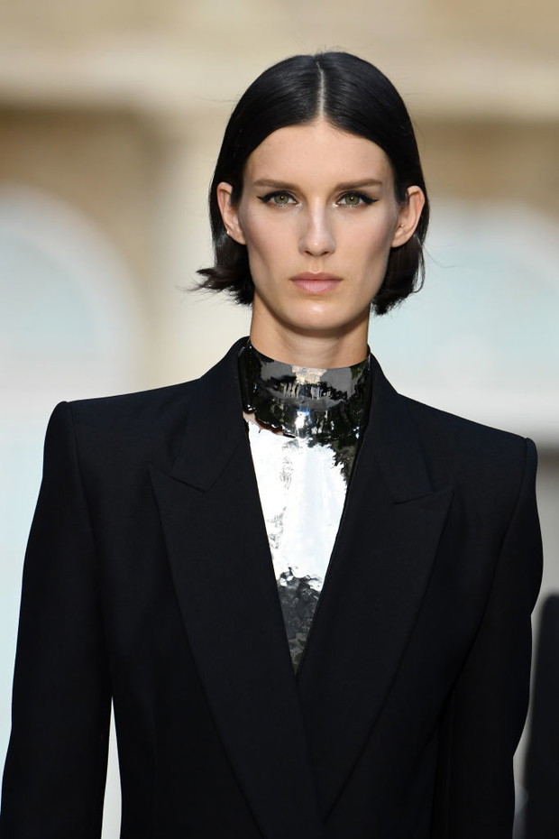 Makijaż jesień-zima 2018: power makeup (Givenchy)