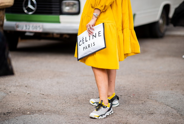 Modne kolory na jesień 2018 Pantone: Celyon Yellow