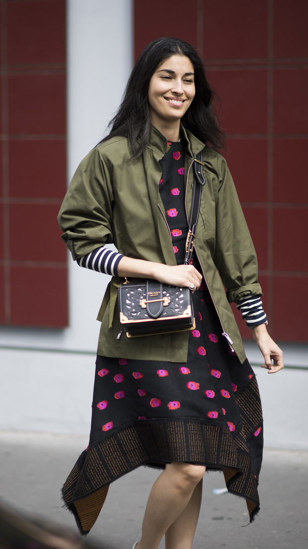 Modne kolory na jesień 2018 Pantone: Martini Olive