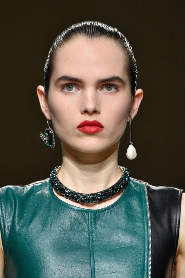 Trendy w makijażu jesień 2018: czerwone usta