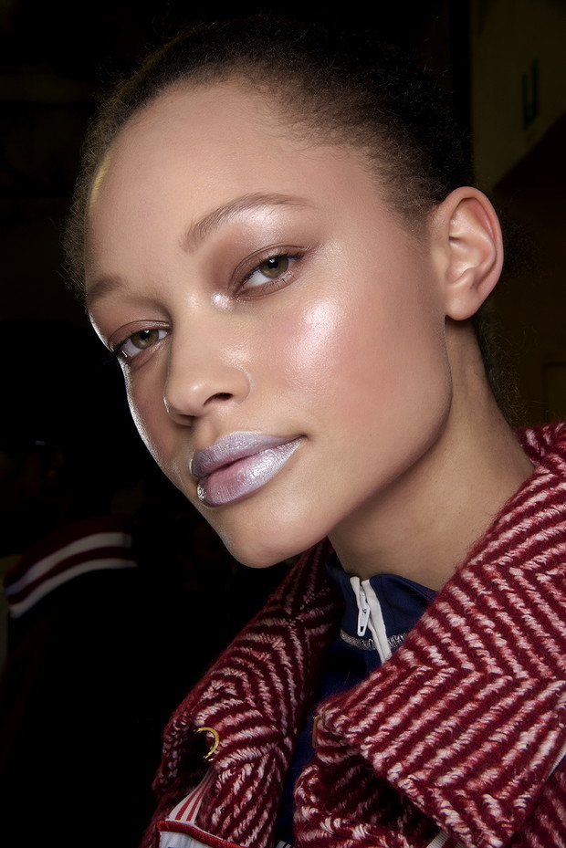 Trendy w makijażu jesień 2018: naturalny blask