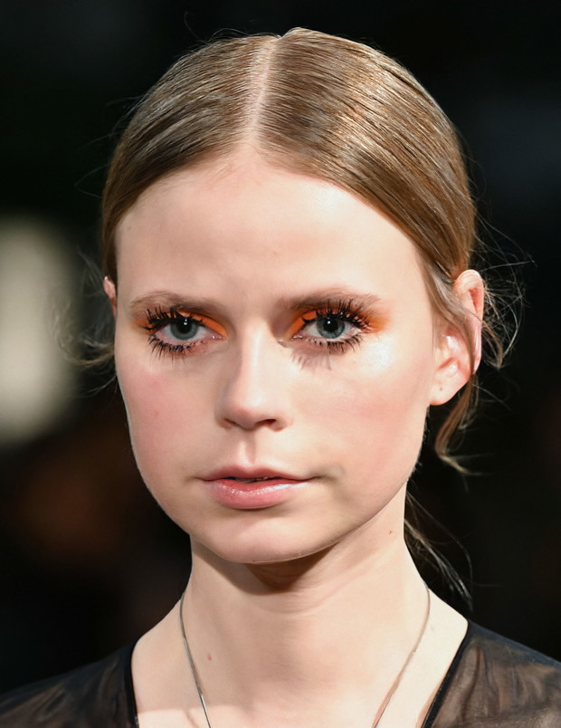 Trendy w makijażu jesień 2018: rzęsy Twiggy